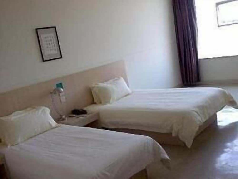 Standard Twin Room photo 2