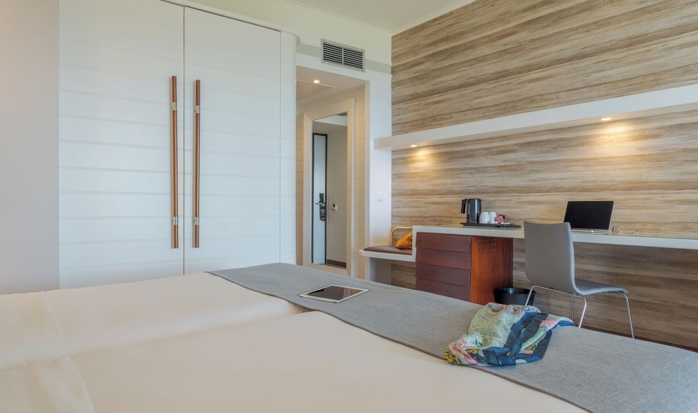 Double or Twin Room, Sea View (Extra Bed) - Photo 2