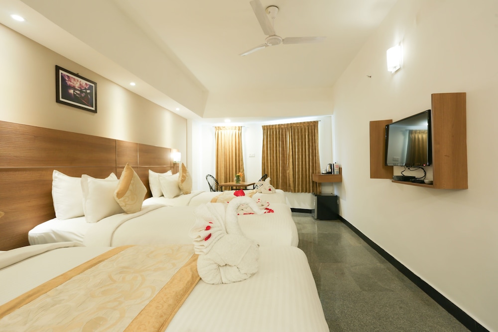 Deluxe Triple Room, 3 Twin Beds - Photo 8