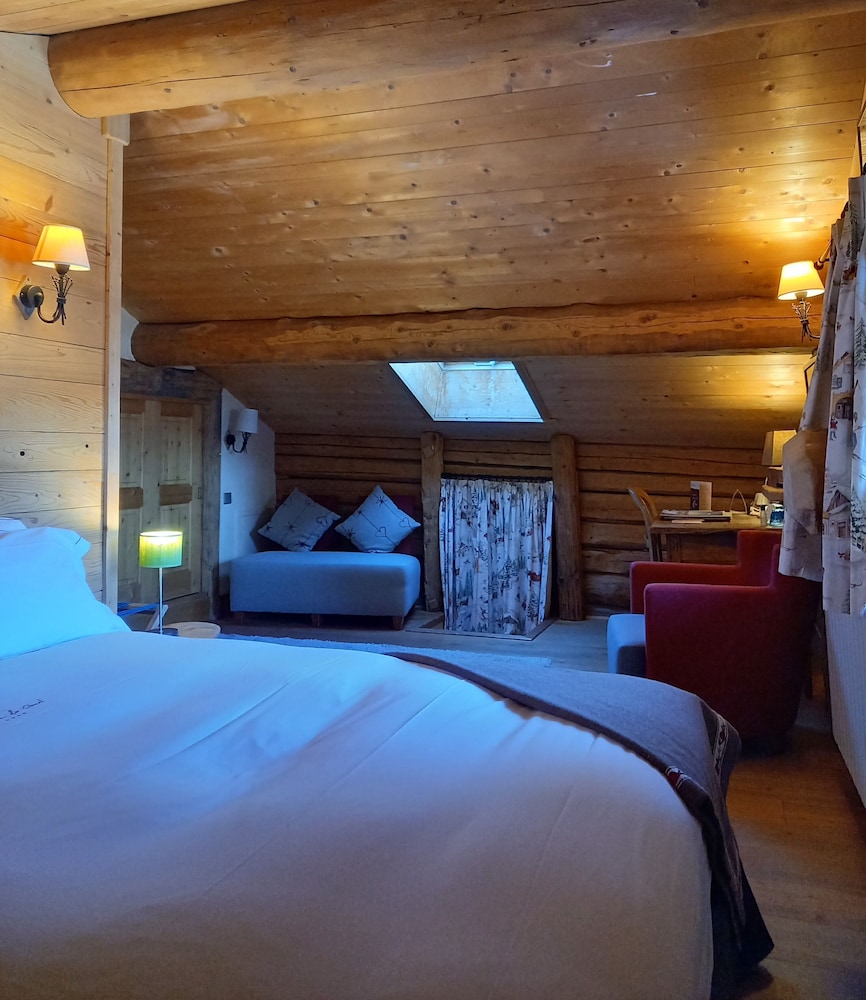 Room (Plein Sud) Room (Plein Sud)