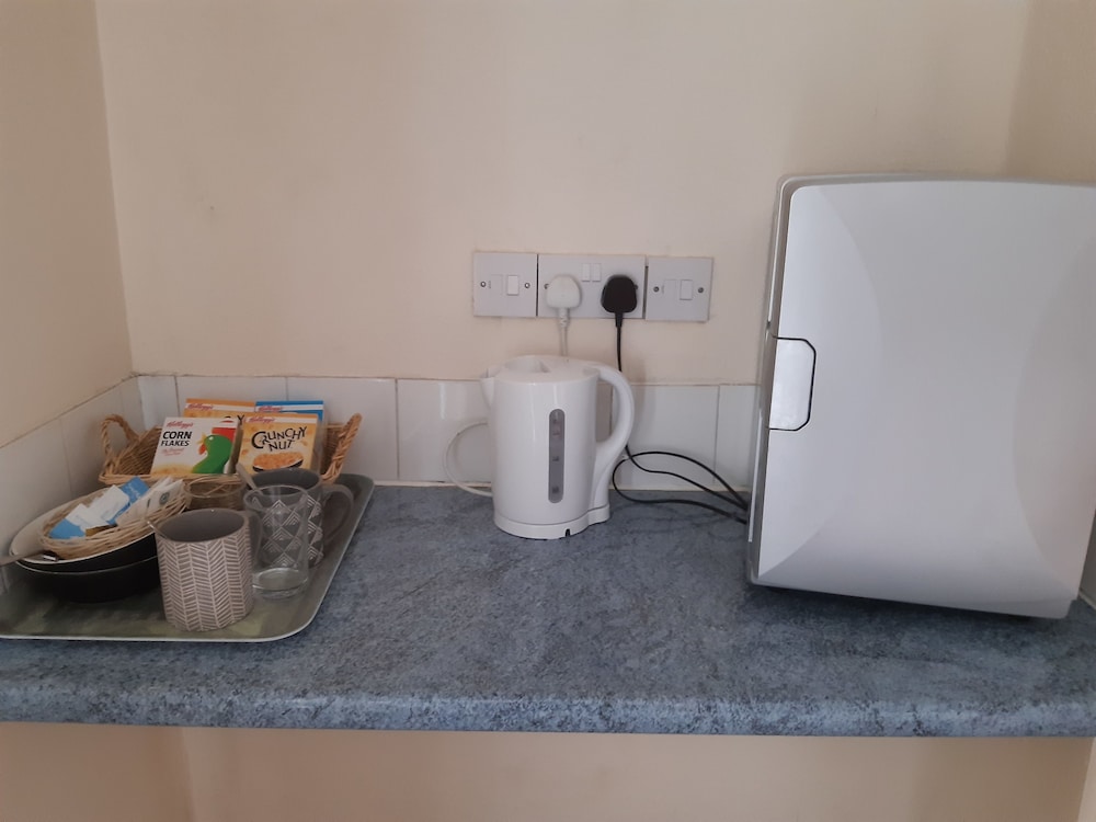 Standard Twin Room, Ensuite photo 2