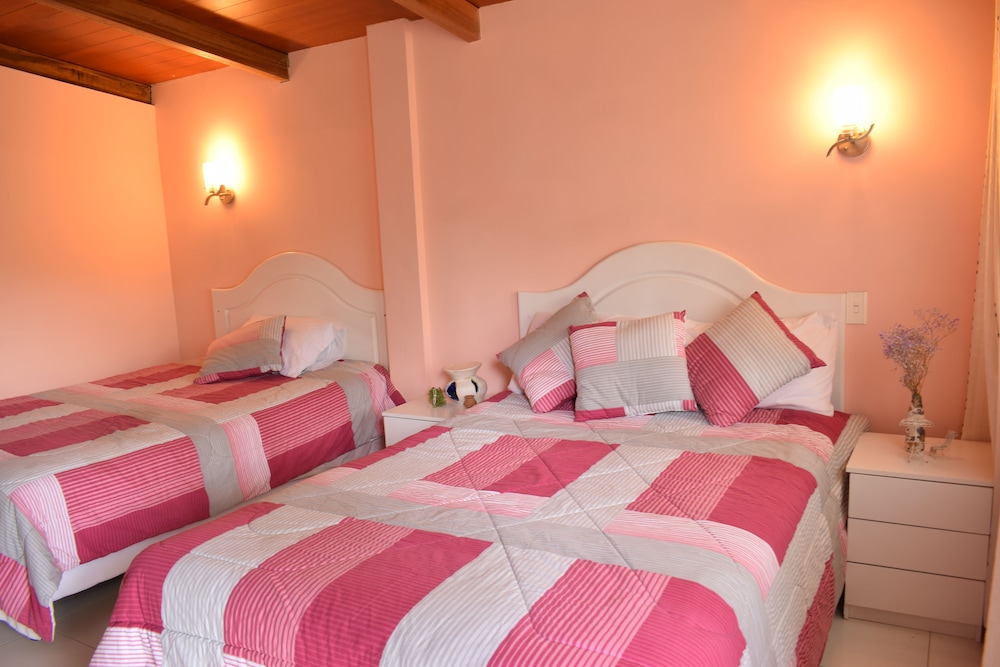 Basic Double Room, 2 Double Beds, Non Smoking photo 2