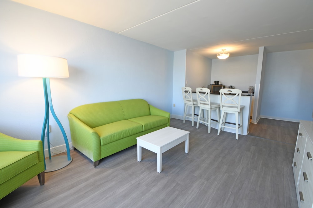 Deluxe Suite, 1 Bedroom (No Pets Allowed) - Photo 4