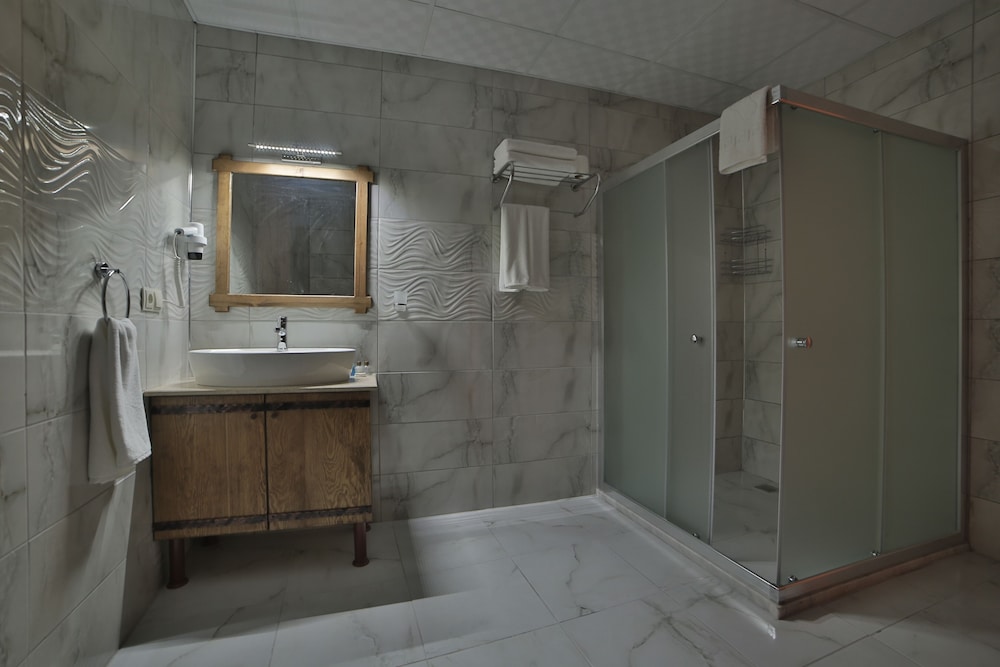 Suite, Jetted Tub, Mountain View photo 2
