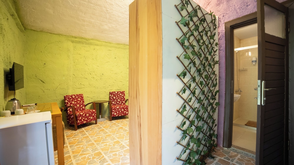 Standard Double Room, Garden View
