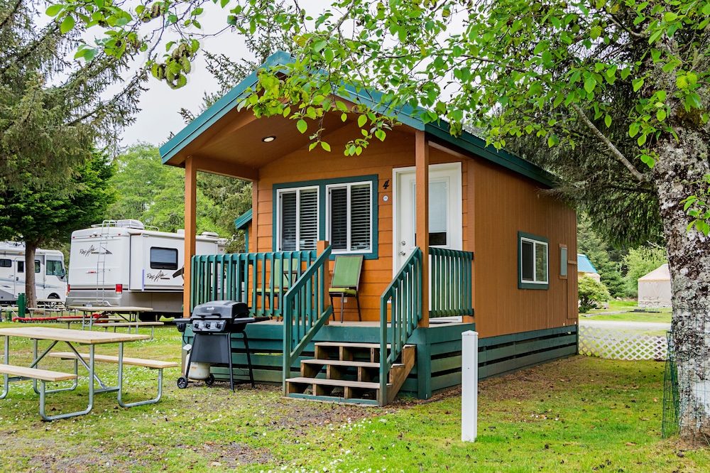Cabin, Kitchenette (Pets OK, Linens Incld) photo 2