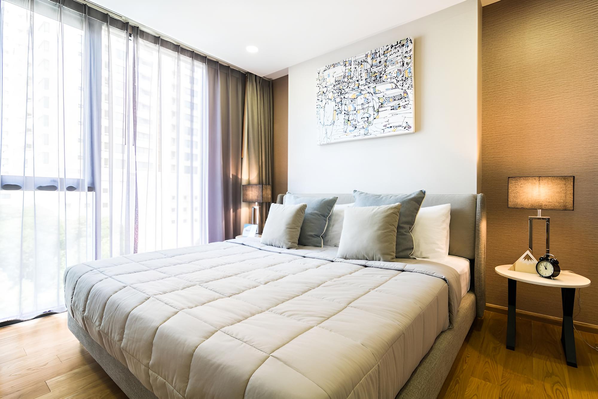 1 Bedroom Condo - City View photo 2