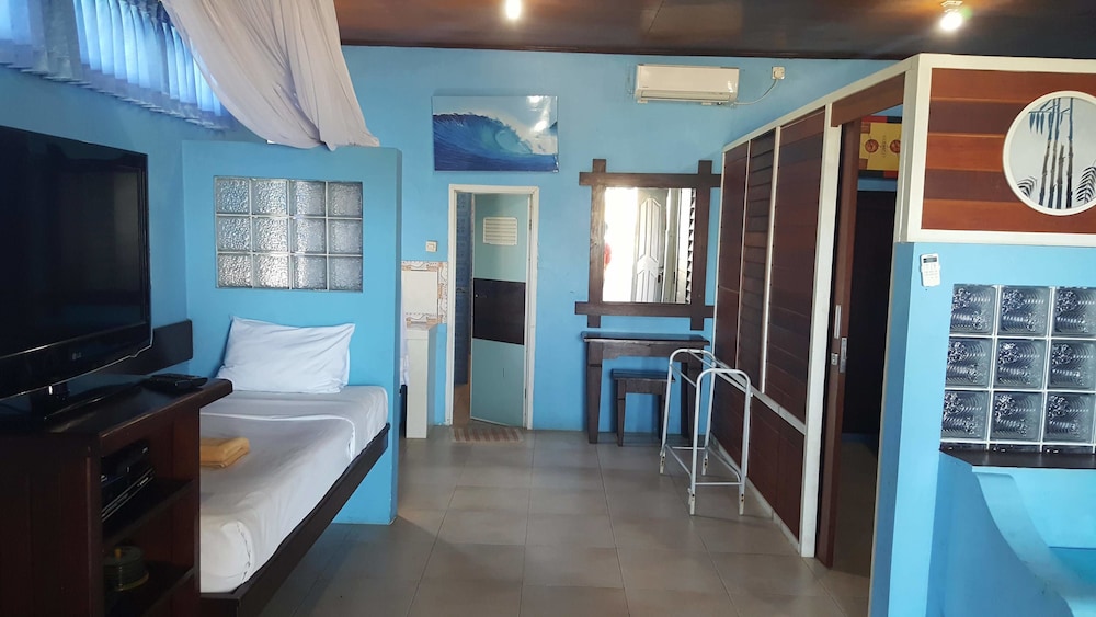 Family House, Sea View