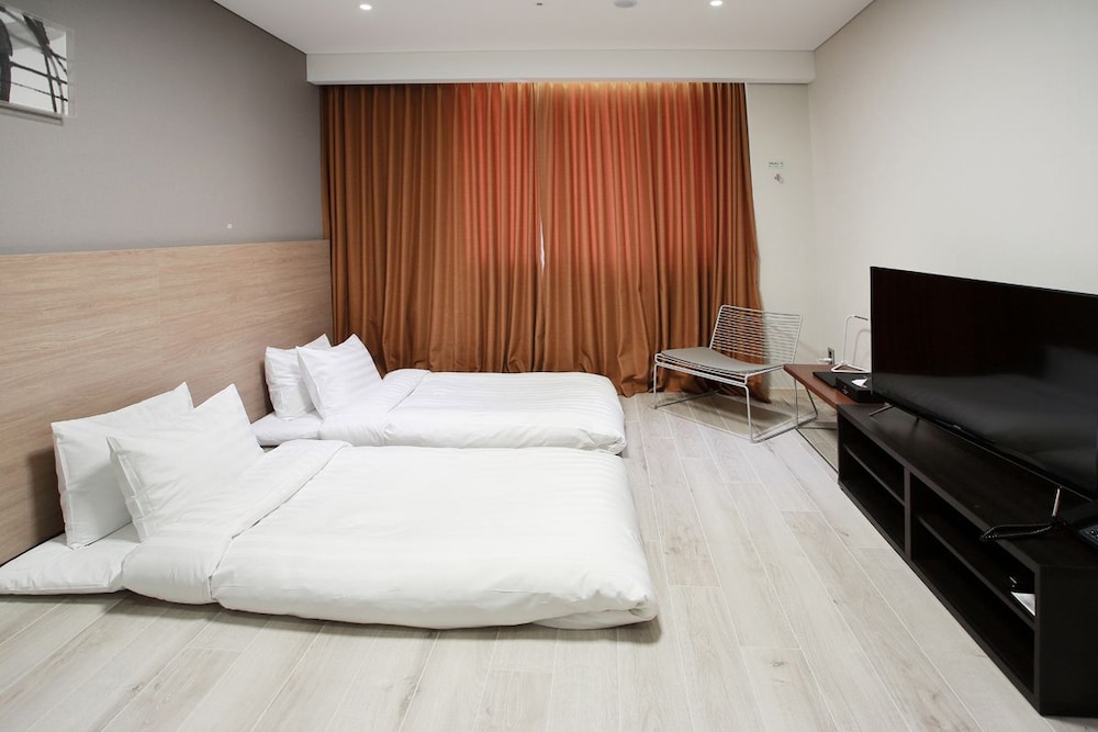 Traditional Room (Ondol) photo 2