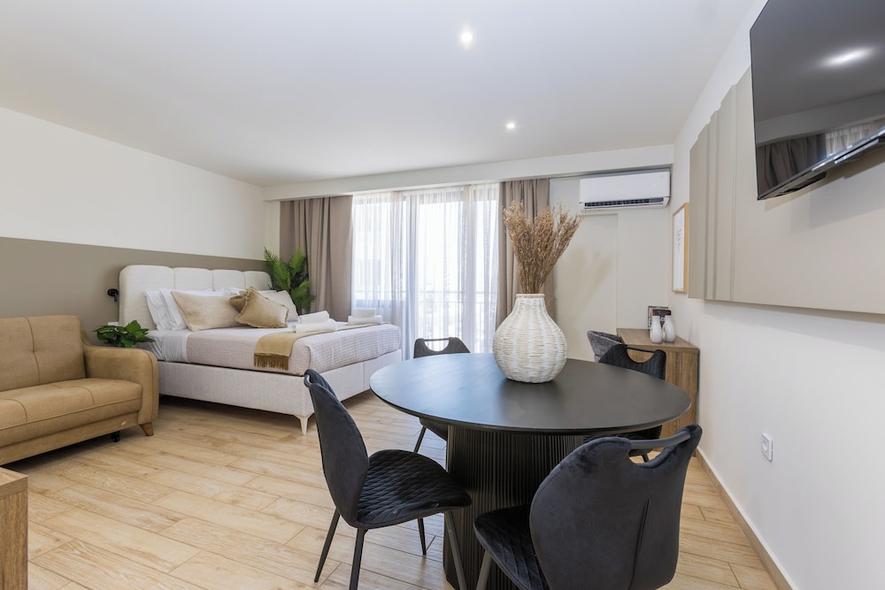 Deluxe Studio, Balcony, City View