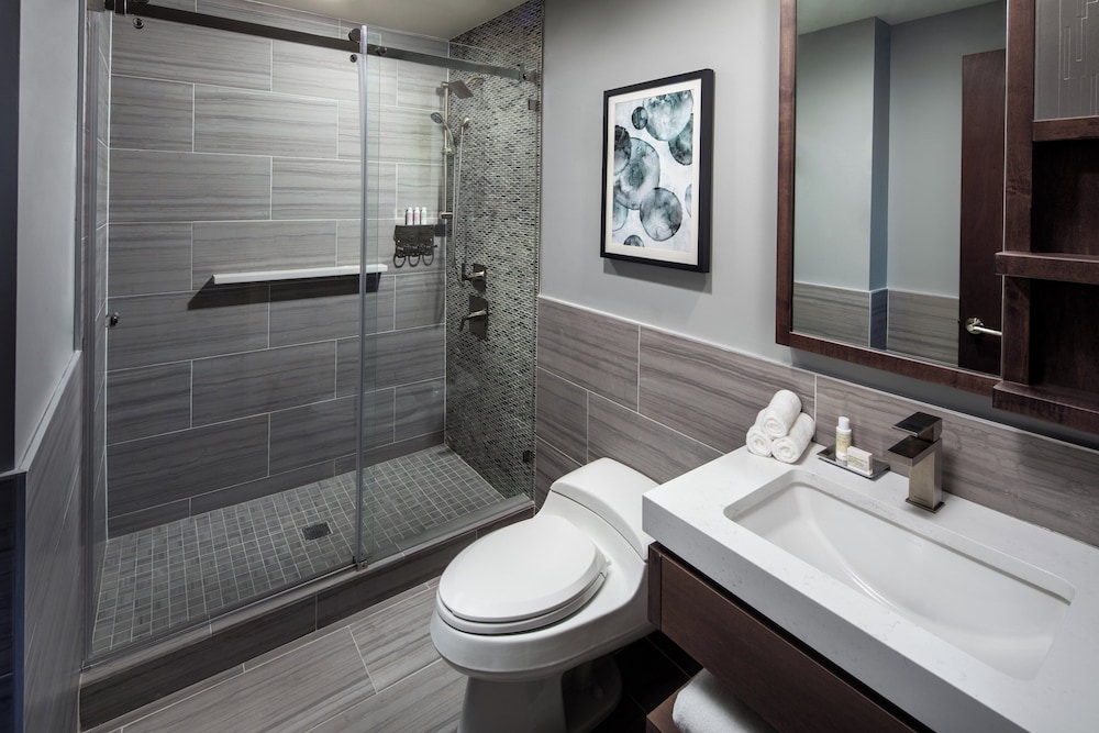 Standard Room, 2 Queen Beds, Accessible (Communications) - Photo 2