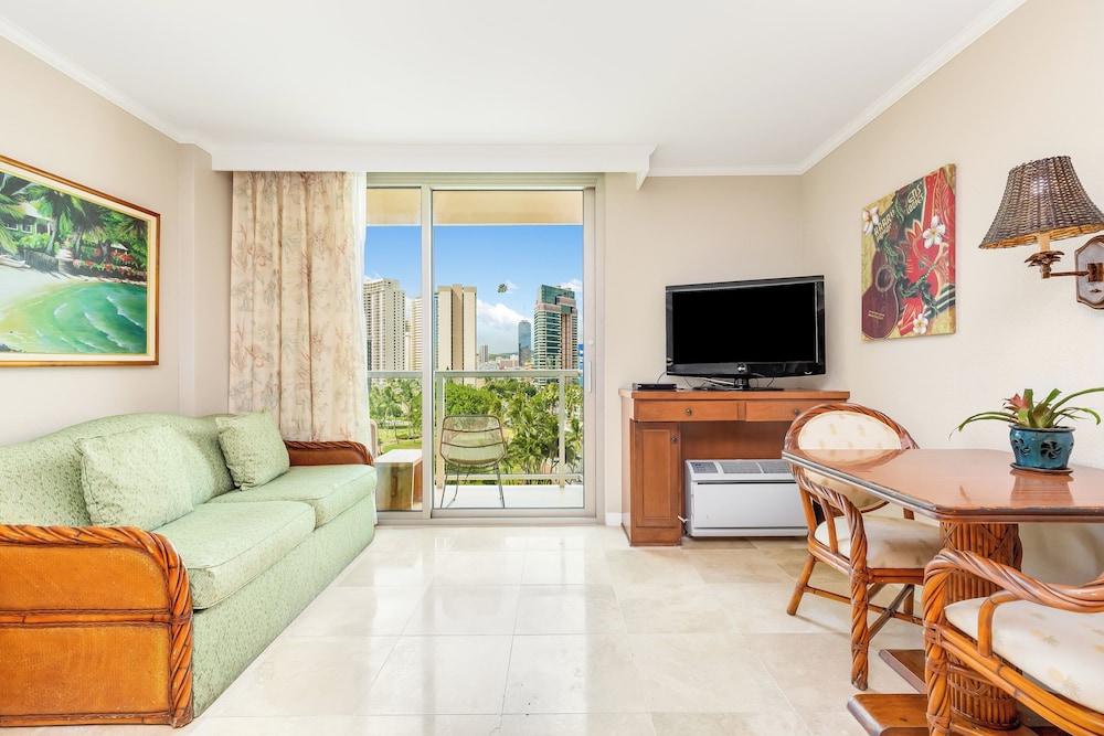 Room, 1 Queen Bed with Sofa bed, City View - Photo 4