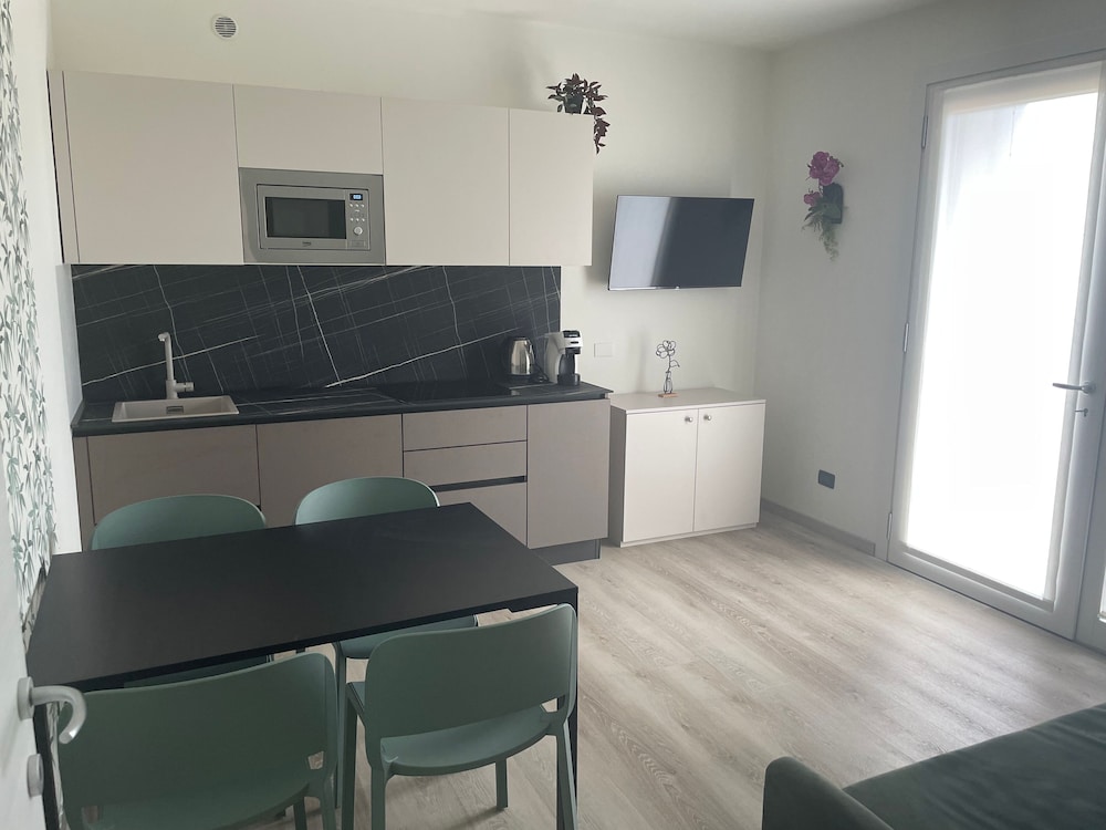 Apartment photo 2