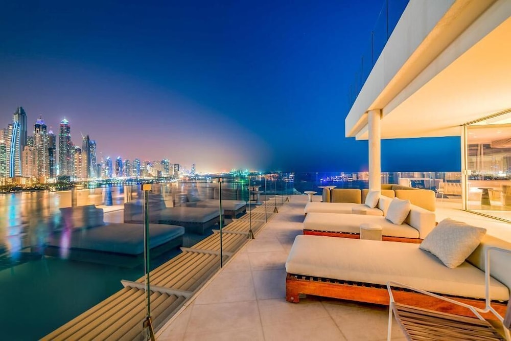 4 BED | Penthouse Duplex w/Pool