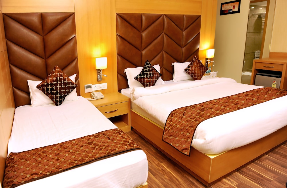 Premium Triple Room, Multiple Beds, City View - Photo 3