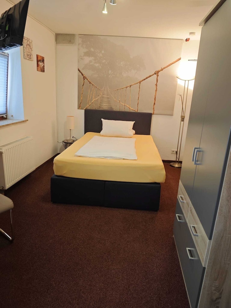 Basic Single Room photo 3