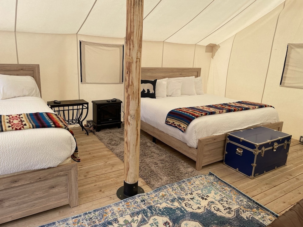 Deluxe Tent photo 1