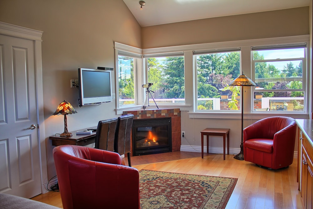 Luxury Suite, Multiple Beds, Kitchenette, Lagoon View photo 1