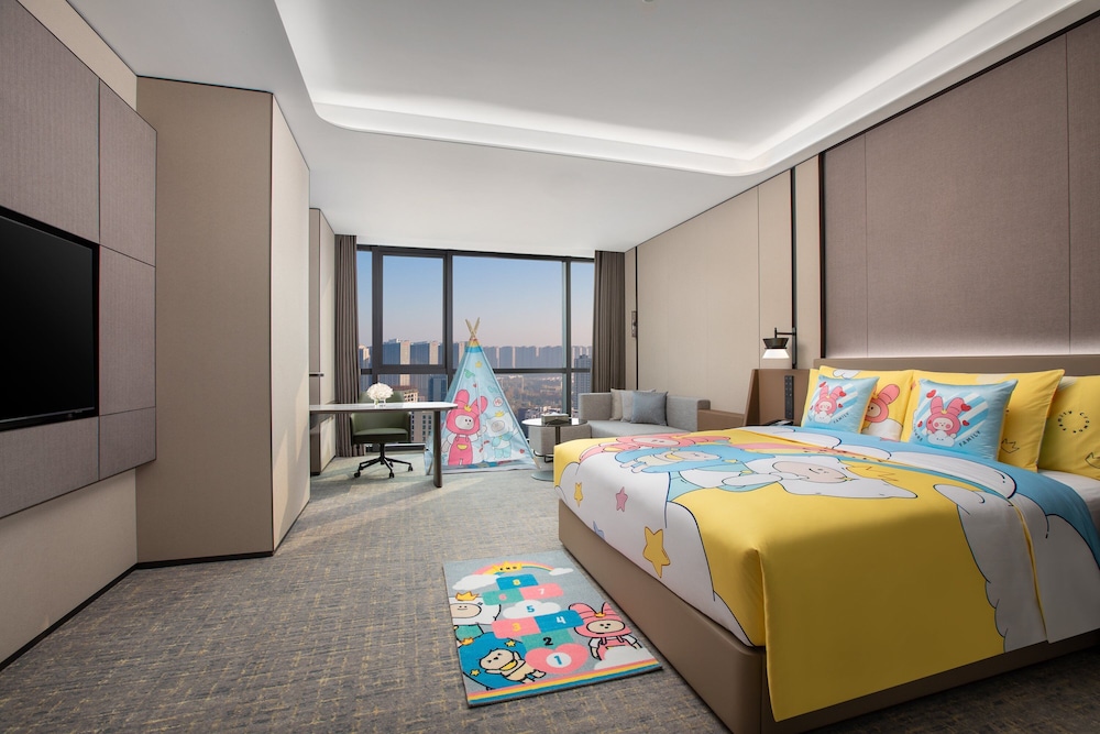 Room, Multiple Beds (Crowne, Family Kids Room) - Photo 3