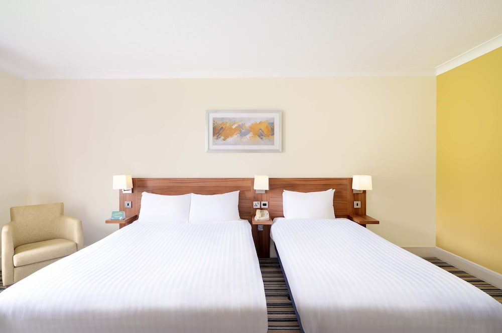 Standard Room, Multiple Beds - Photo 1