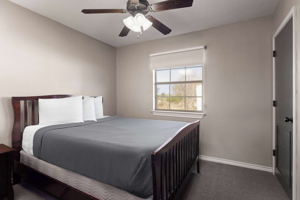 Suite, 1 Bedroom, Non Smoking photo 1