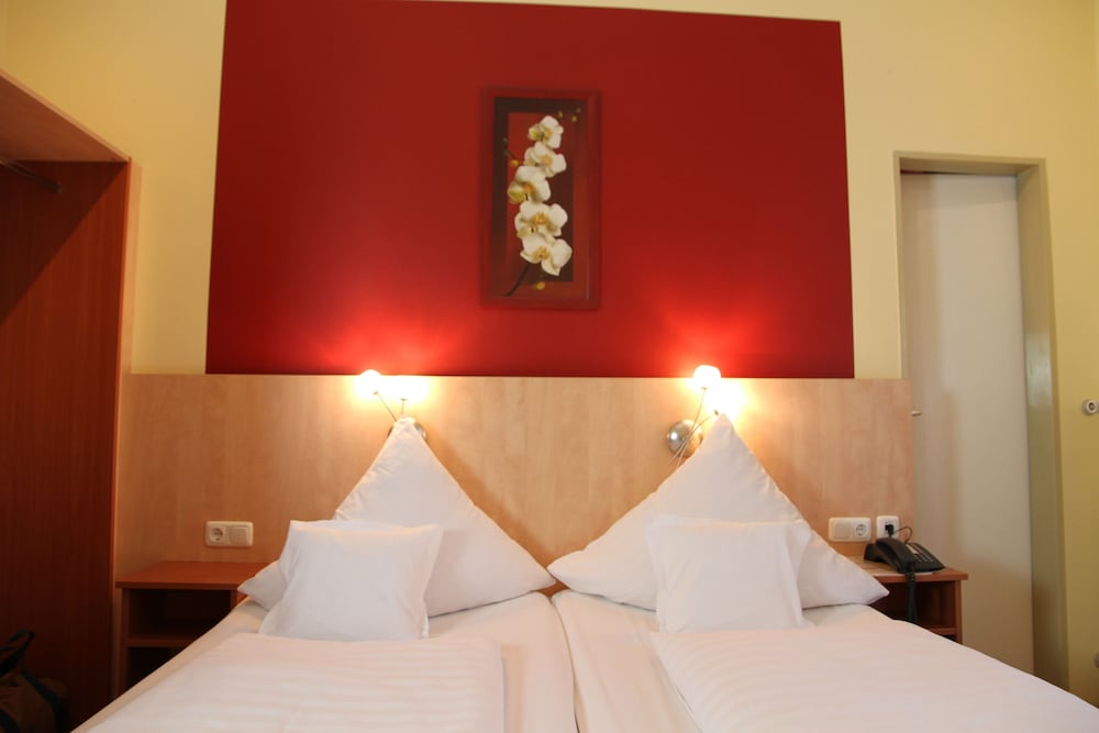 Double Room - Photo 4