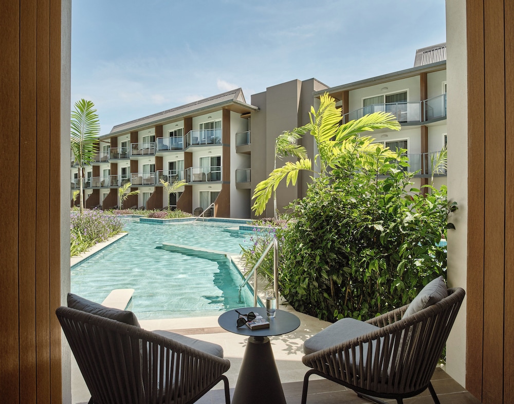 Family Suite, 2 Bedrooms, Pool Access - Photo 6