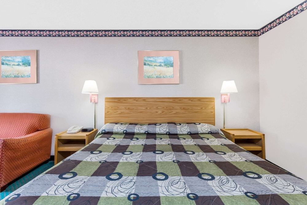 Room, 1 King Bed - Photo 2