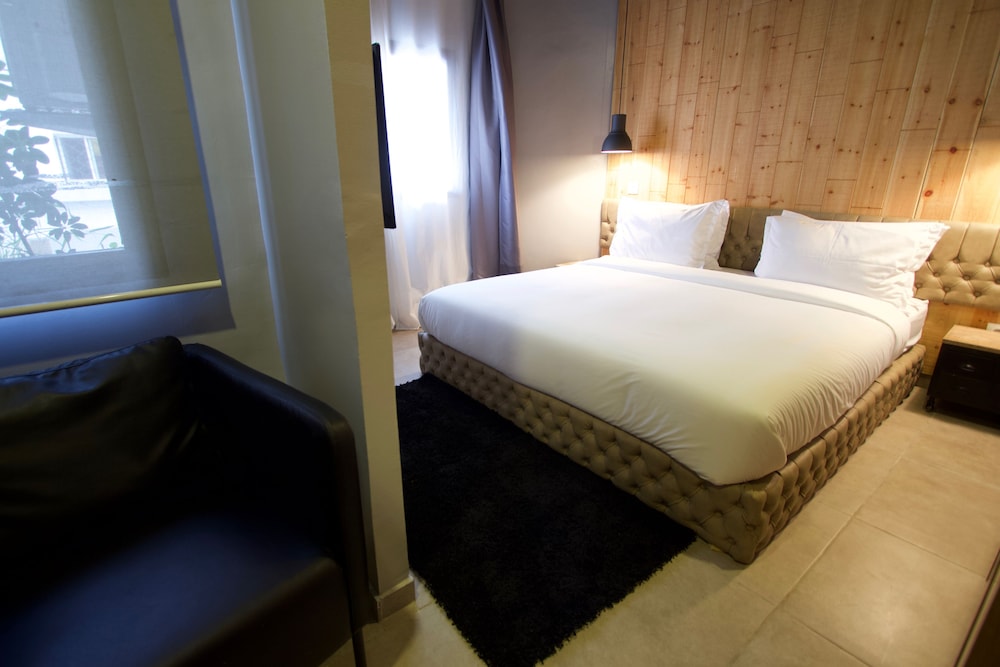 Superior Suite - Photo 22