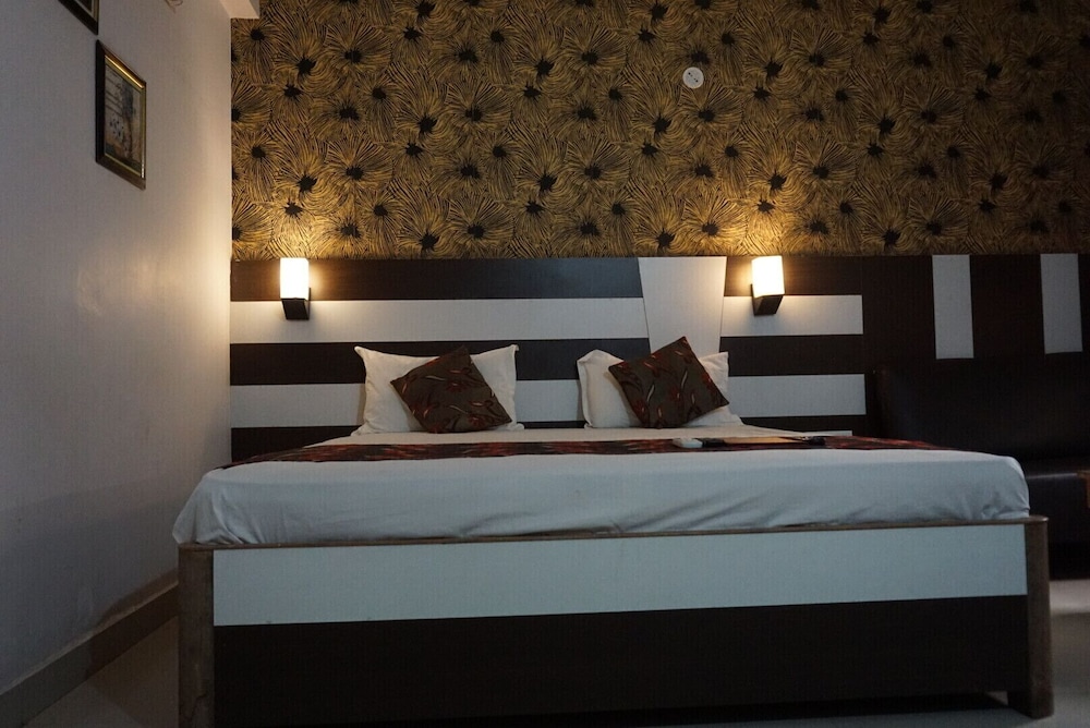 Deluxe Room - Photo 3
