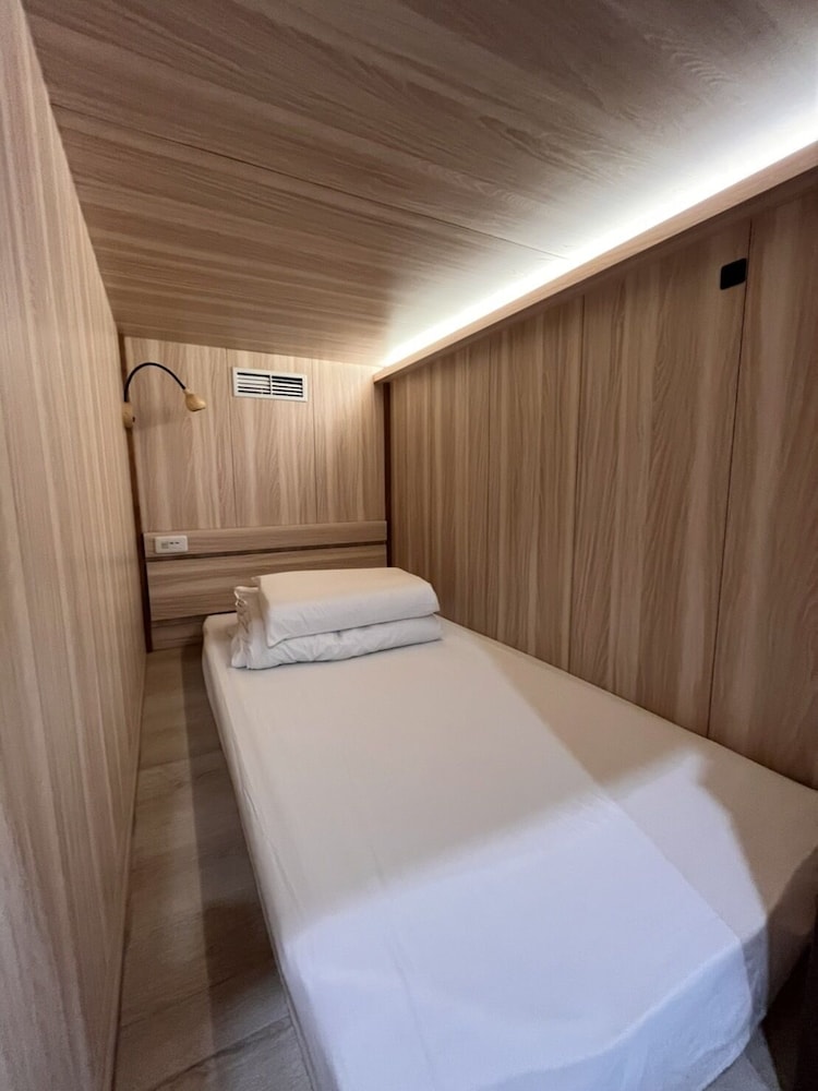 Shared Dormitory (No parking service provided) photo 2