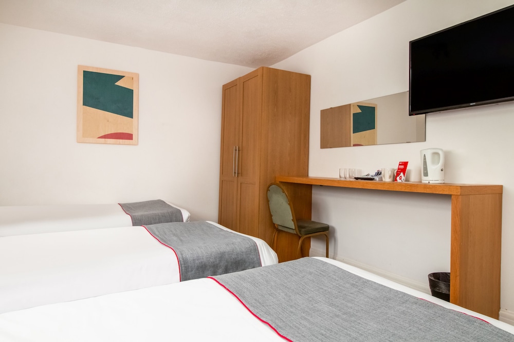 Standard Triple Room, Multiple Beds photo 2
