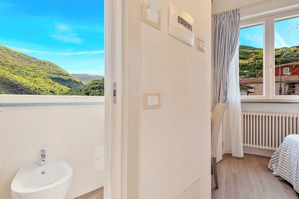 Superior Double Room, Terrace, Partial Sea View photo 3