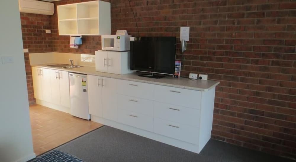Standard Room, Kitchenette (Quad) photo 2