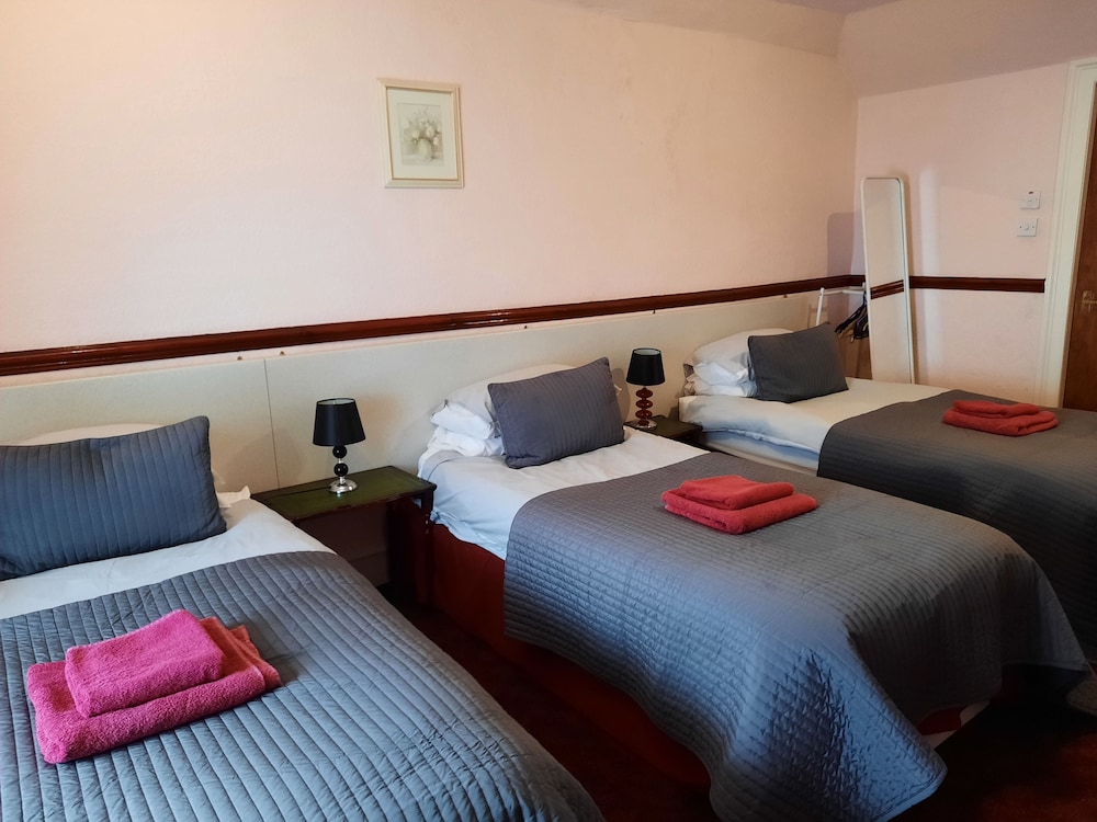 Basic Triple Room, Ensuite (Room 6) photo 2