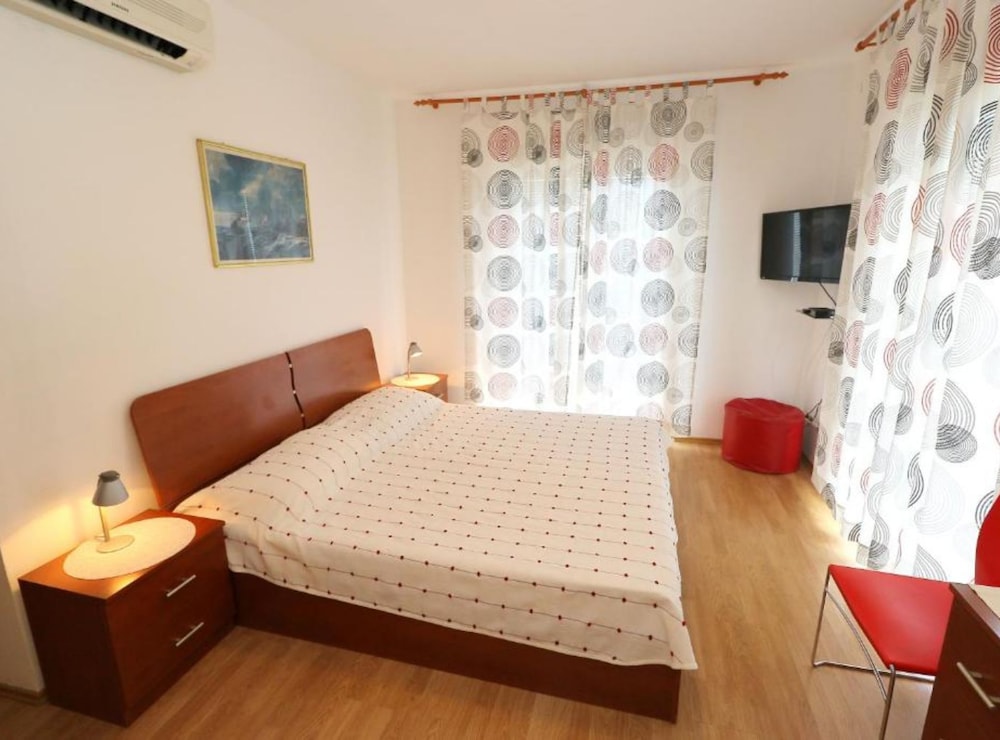 Apartment (Two-Bedroom Apartment with Balcony an) photo 1