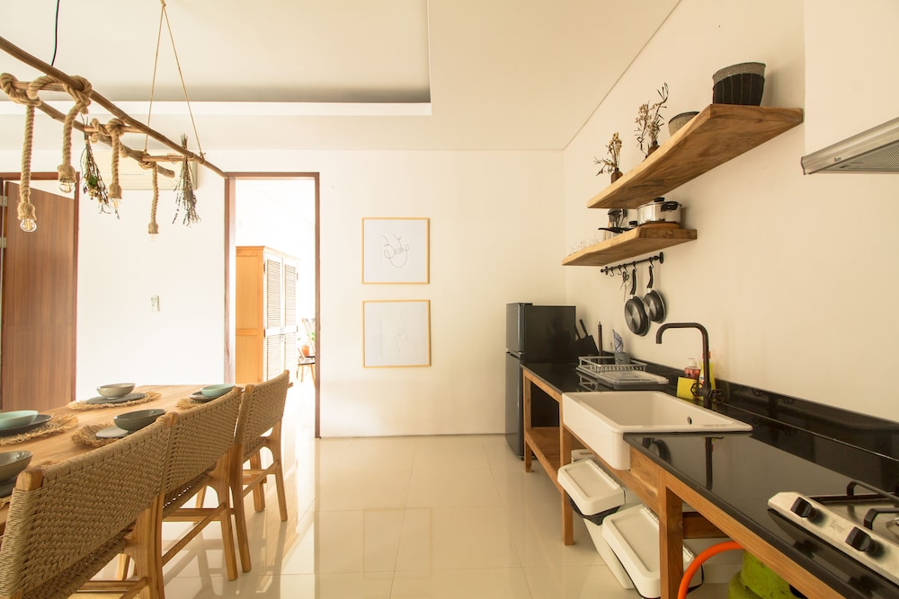 Suite, 2 Bedrooms - Photo 16