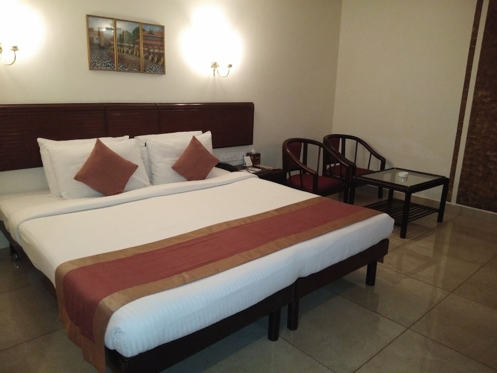 Executive Room - Photo 9