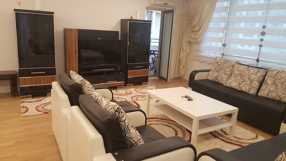 Apartment, 4 Bedrooms (2 dbl ,4 sng and 2 sofa bed ) photo 1
