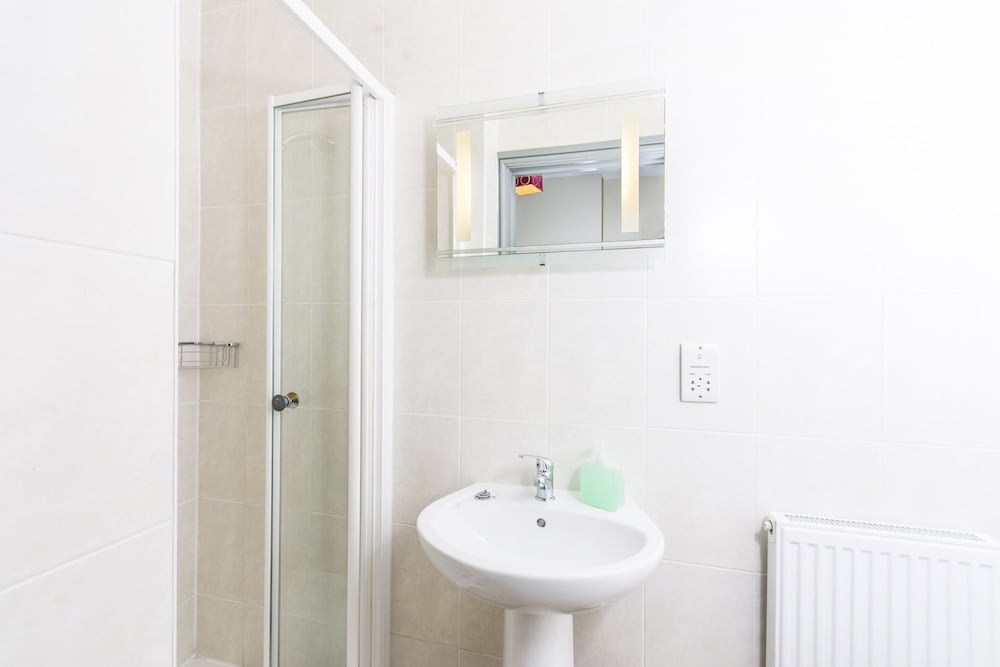 Economy Quadruple Room, Ensuite - Photo 2