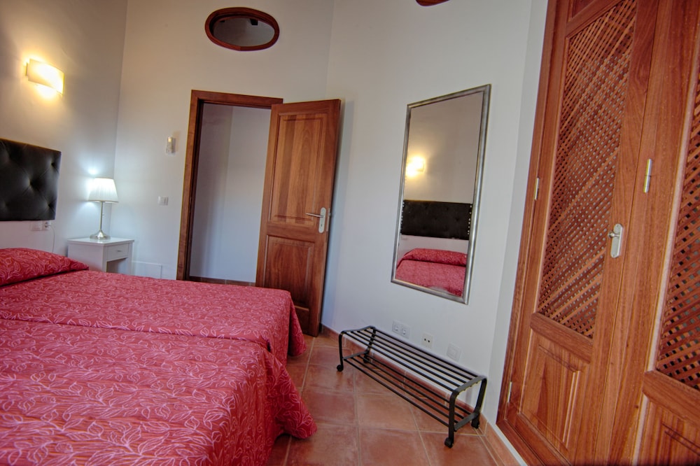 Apartment, 2 Bedrooms, Terrace photo 2