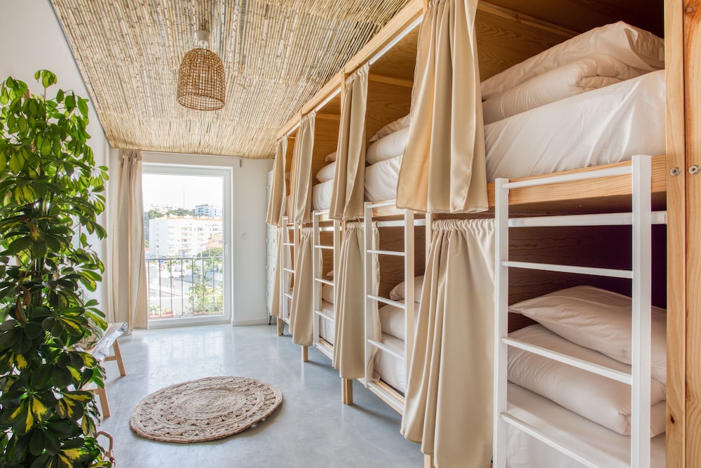Bed in 10-Bed Mixed Dormitory Room