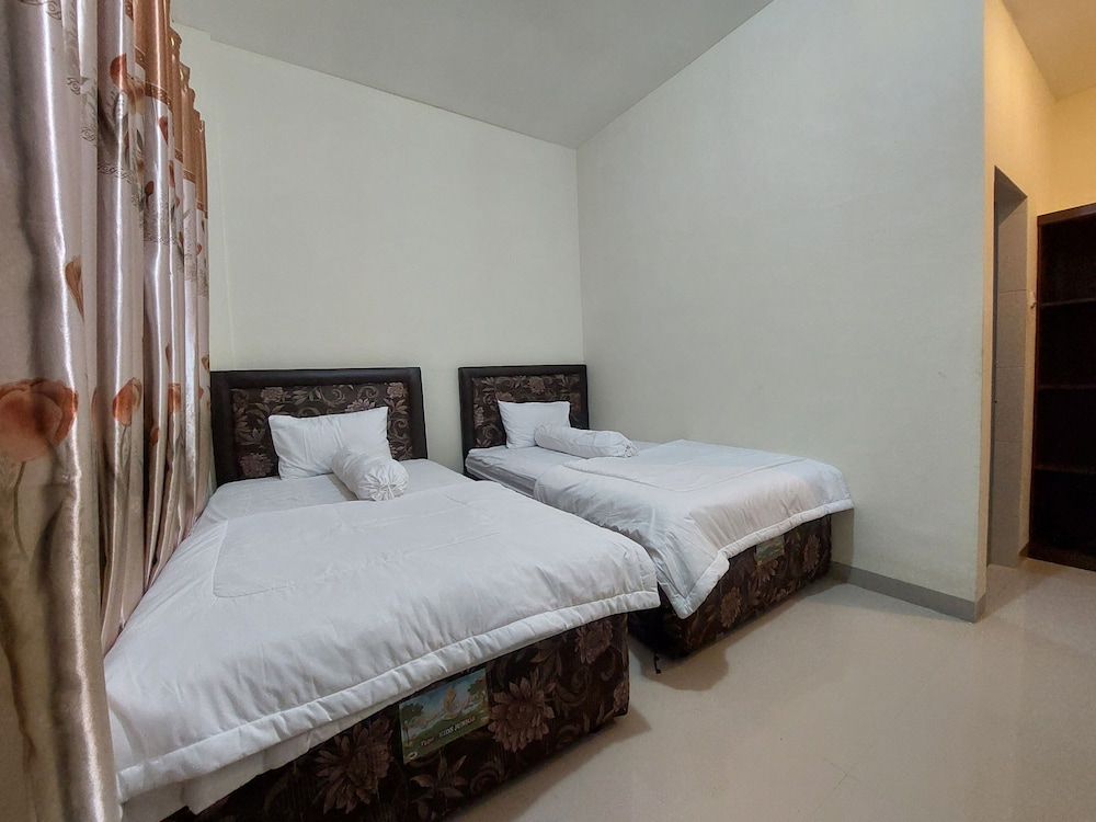 Basic Twin Room