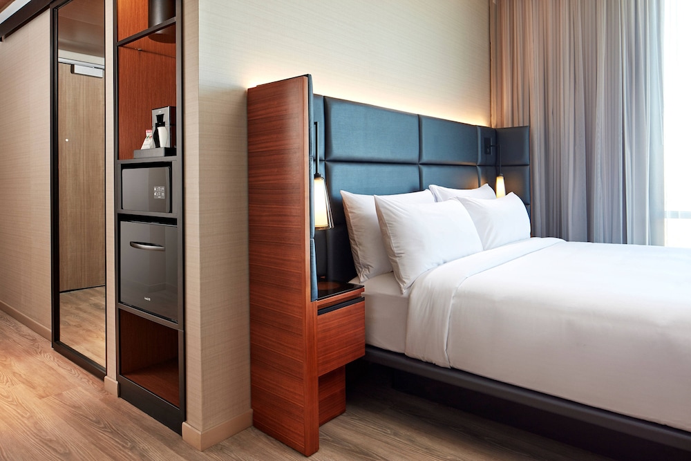Suite, 1 Bedroom, Corner