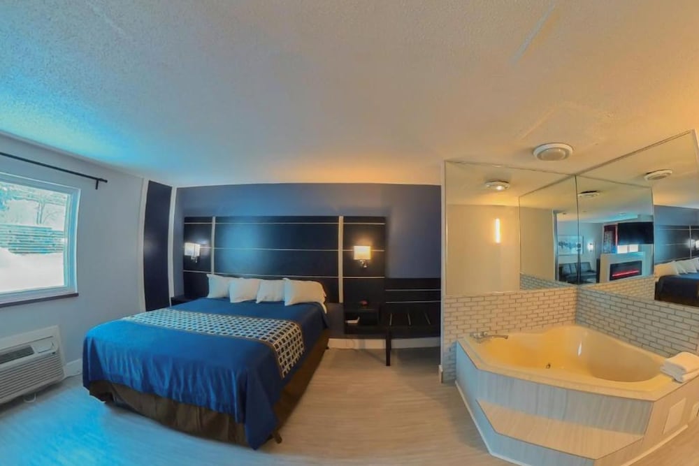 1 King Suite Jacuzzi, Non Smoking - Photo 1