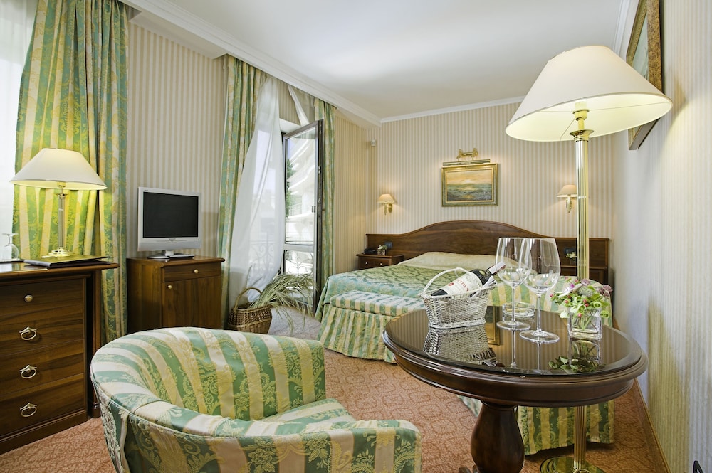 Deluxe Double Room photo 3