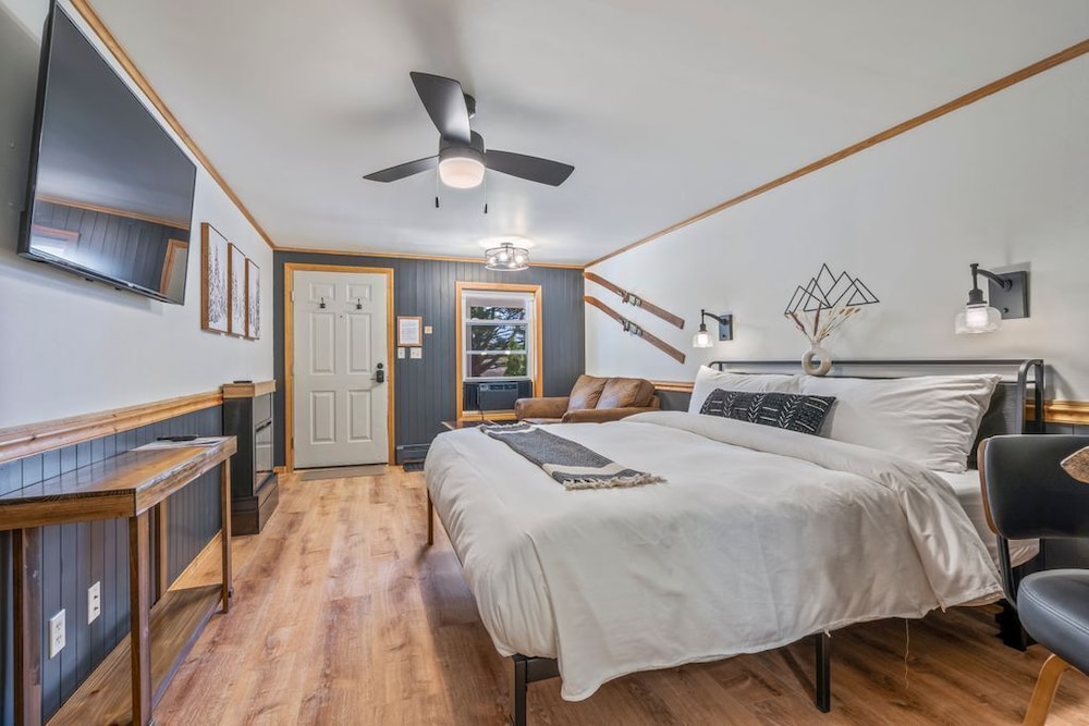 Signature Studio Suite photo 2