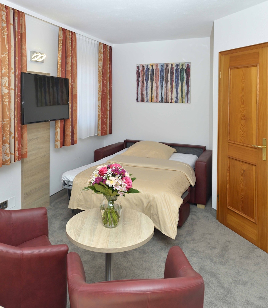 Superior Triple Room photo 3