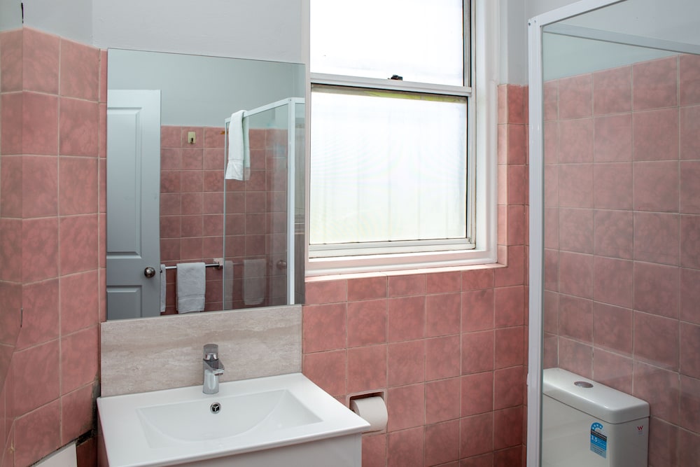Double Room with Private Bathroom - Photo 5