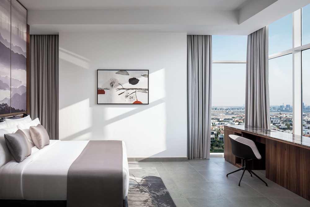 Suite, Corner (SkyBay)